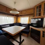 Camping Przyczepy Kempingowe Nad Zatoka *