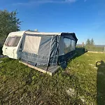 Camping Przyczepy Kempingowe Nad Zatoka *