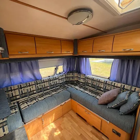 Przyczepy Kempingowe Nad Zatoka