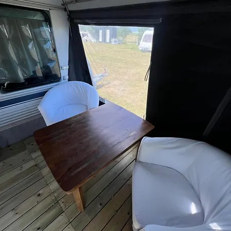 Przyczepy Kempingowe Nad Zatoka Campsite Swarzewo