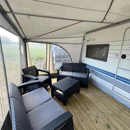 Przyczepy Kempingowe Nad Zatoka Campsite Swarzewo