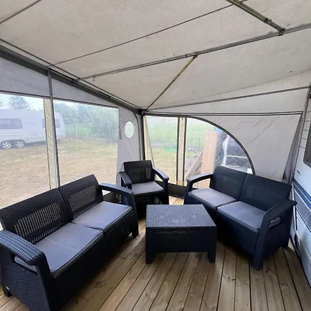 Campsite Przyczepy Kempingowe Nad Zatoka *