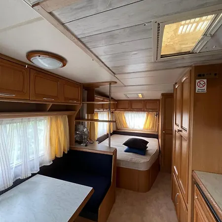 Przyczepy Kempingowe Nad Zatoka スバジェボ