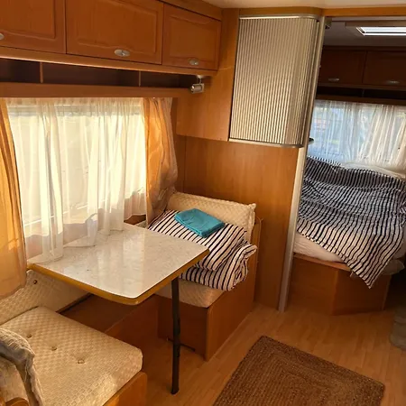 Przyczepy Kempingowe Nad Zatoka *