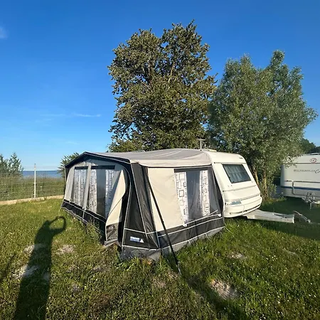 营地 Przyczepy Kempingowe Nad Zatoka 斯瓦热沃