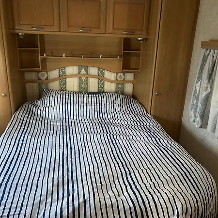 Przyczepy Kempingowe Nad Zatoka キャンプ場