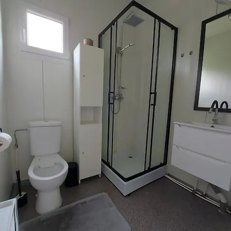 Przyczepy Kempingowe Nad Zatoka キャンプ場 スバジェボ