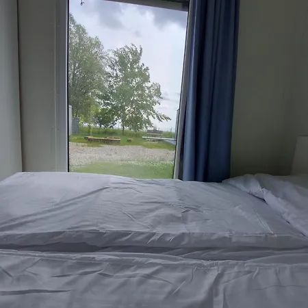 Przyczepy Kempingowe Nad Zatoka Сважево