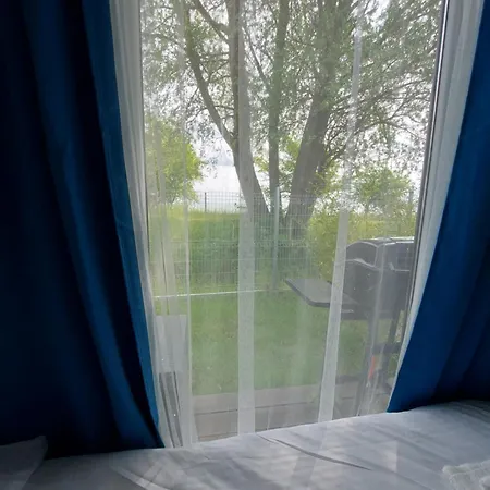 Przyczepy Kempingowe Nad Zatoka *