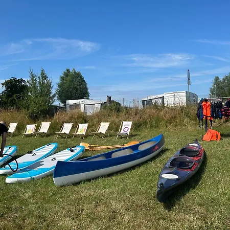 Przyczepy Kempingowe Nad Zatoka Кемпинг *